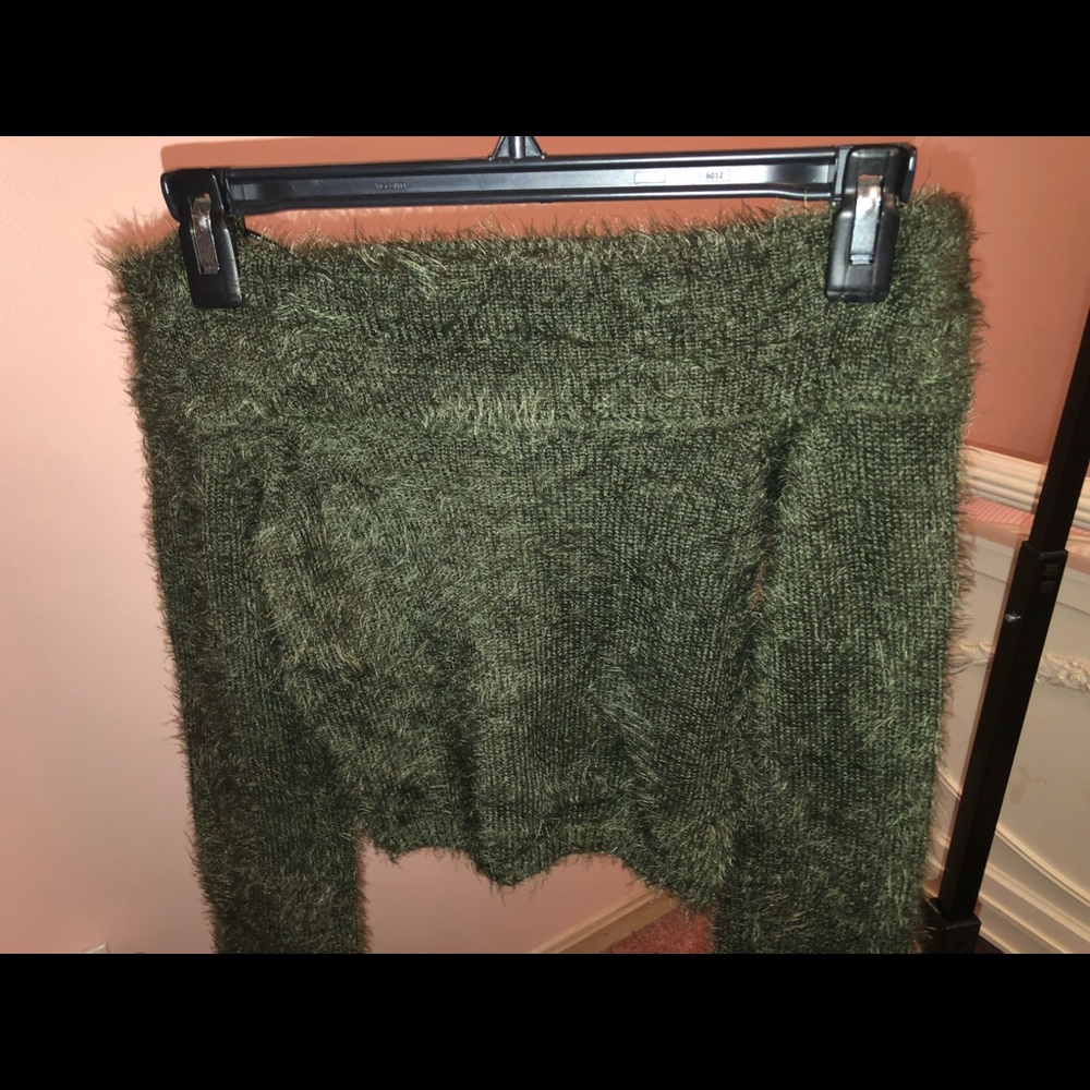 Sweater off the shoulder NWOT